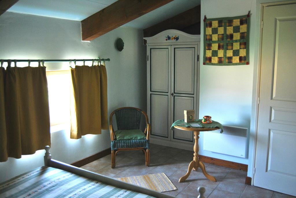 Chambre D'Hotes Les Junchas Bourdeaux Zimmer foto